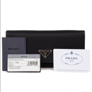 PRADA WALLET NWT